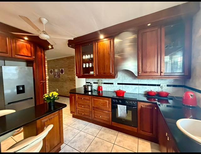 3 BEDROOM FREEHOLD FOR SALE IN MEER EN SEE